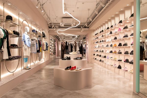 atmos pink flagship Harajuku