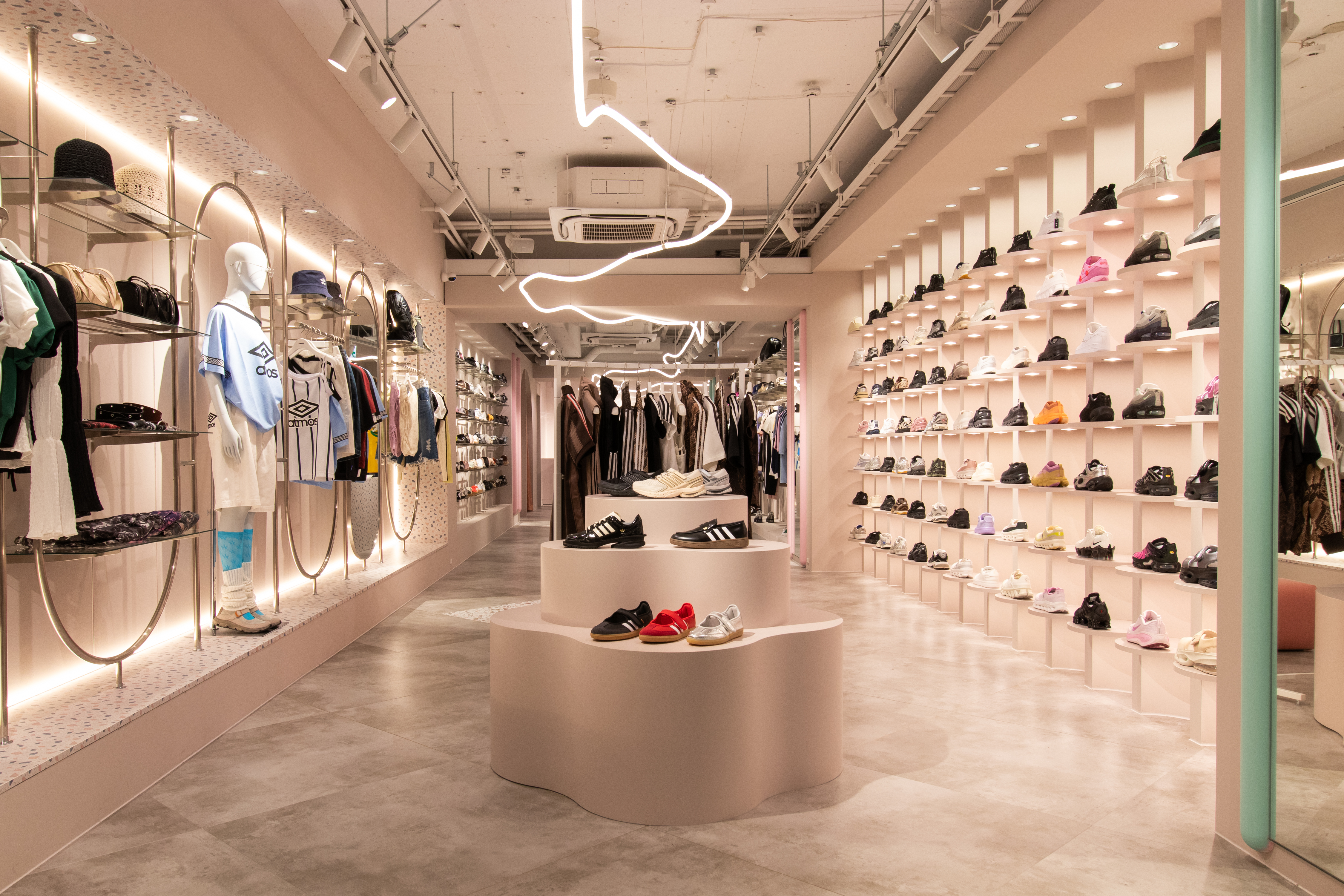 atmos pink flagship Harajuku
