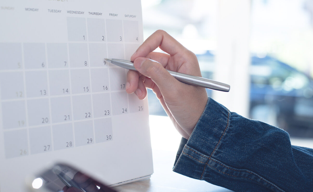 年間休日125日以上